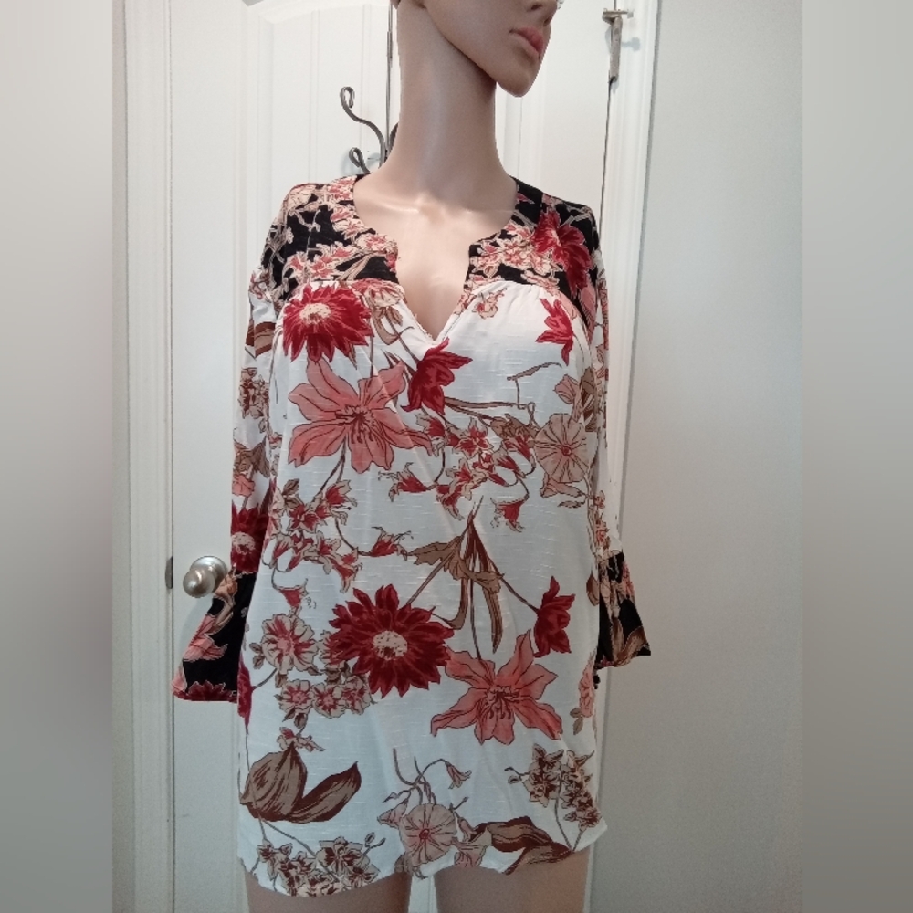Floral V-Neck Tunic Top - Red Floral